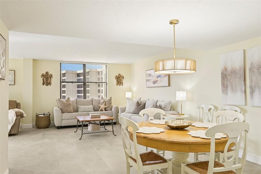 For Sale: $1,100,000 (2 beds, 2 baths, 1361 Square Feet)