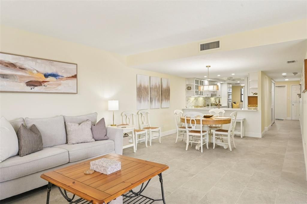For Sale: $1,100,000 (2 beds, 2 baths, 1361 Square Feet)