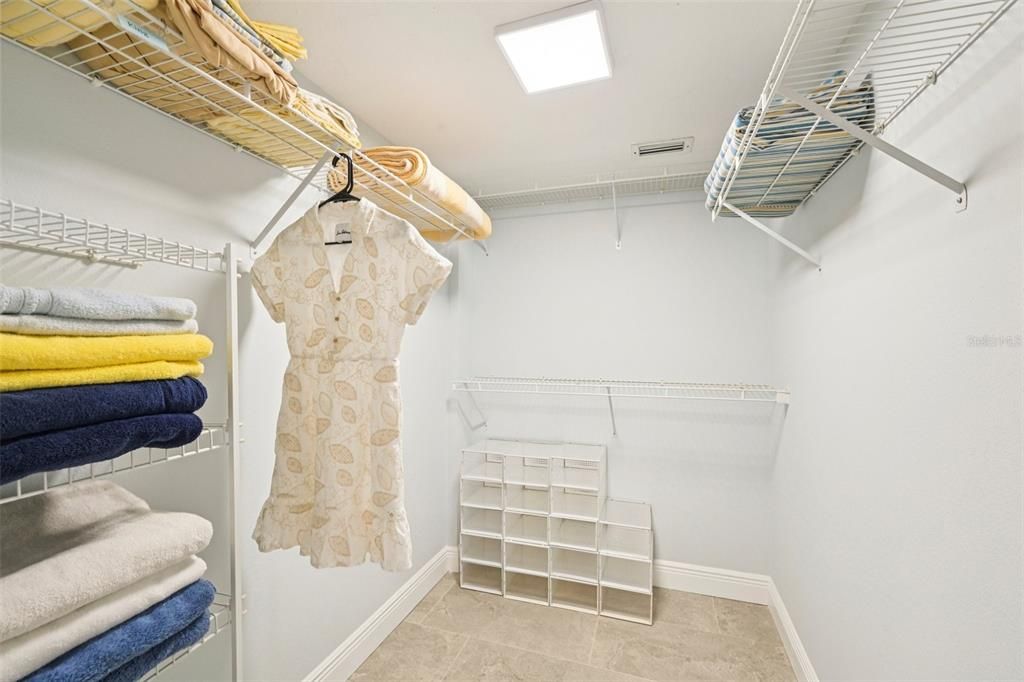 For Sale: $1,100,000 (2 beds, 2 baths, 1361 Square Feet)