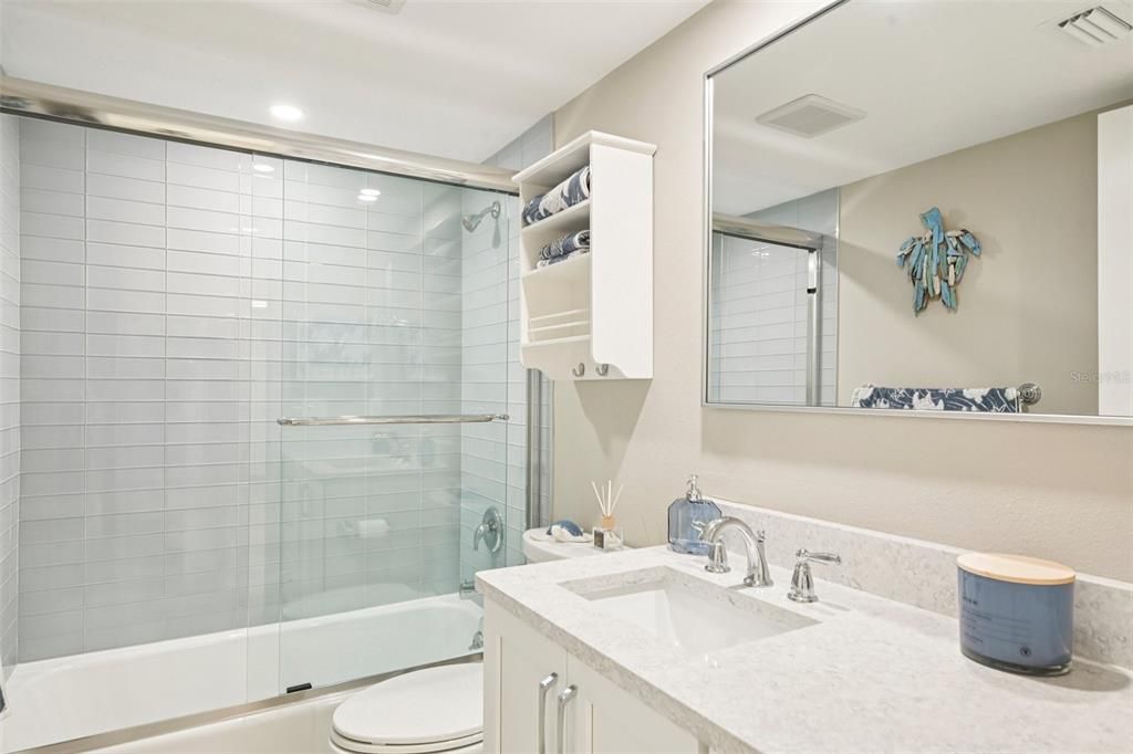For Sale: $1,100,000 (2 beds, 2 baths, 1361 Square Feet)