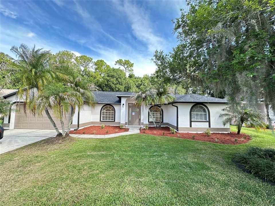 For Sale: $515,000 (3 beds, 2 baths, 2087 Square Feet)