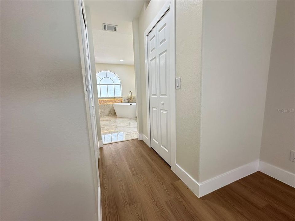 For Sale: $515,000 (3 beds, 2 baths, 2087 Square Feet)
