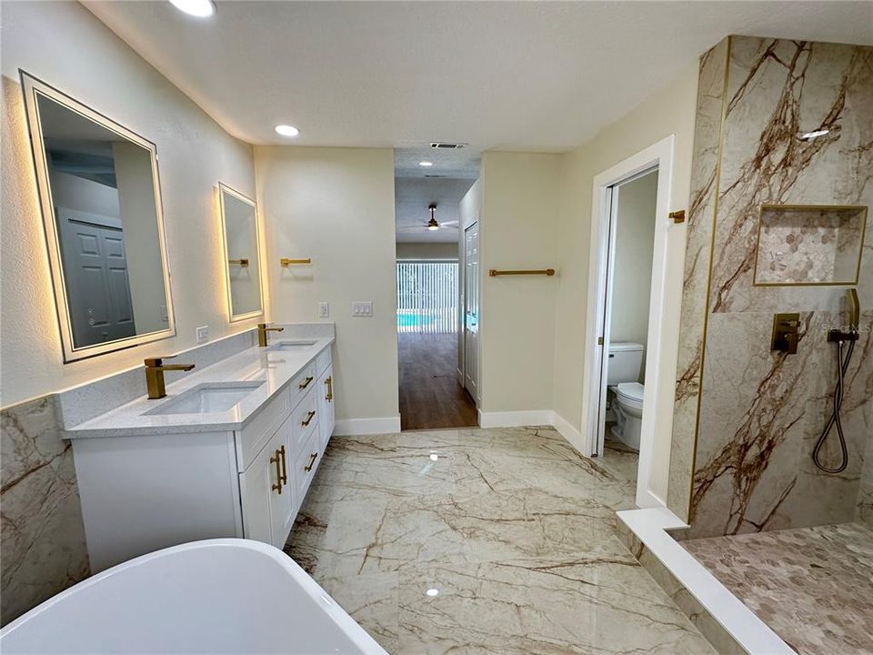 For Sale: $515,000 (3 beds, 2 baths, 2087 Square Feet)