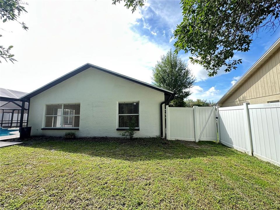 For Sale: $515,000 (3 beds, 2 baths, 2087 Square Feet)