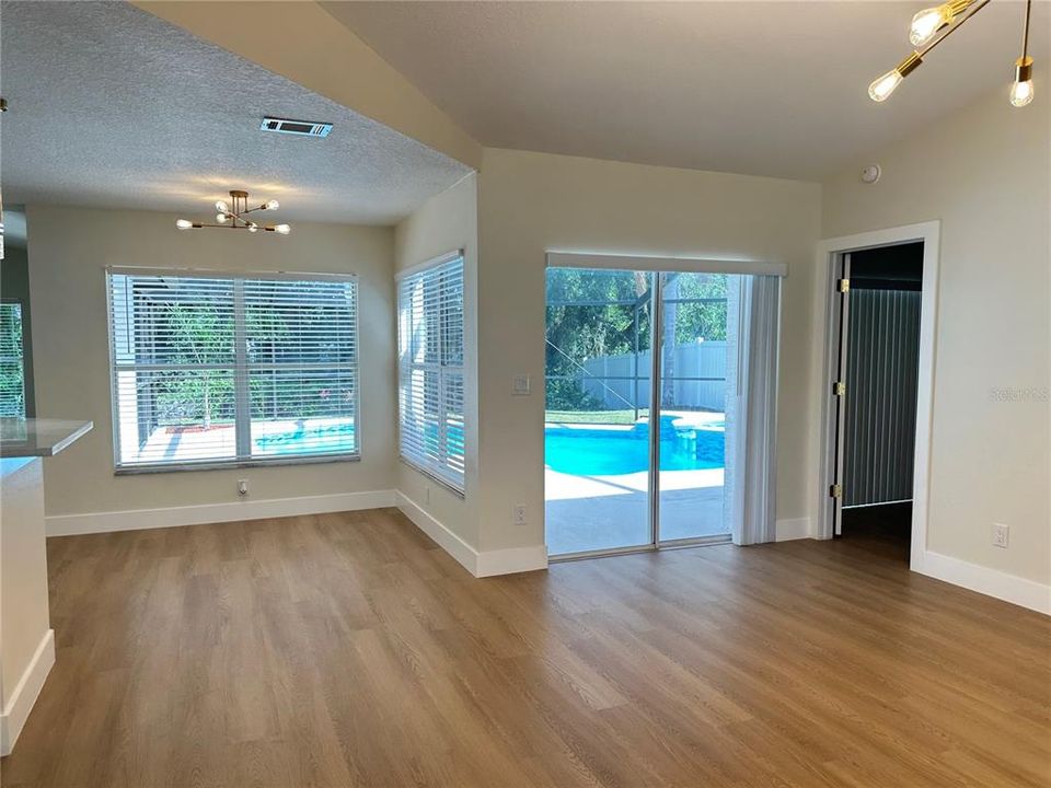 For Sale: $515,000 (3 beds, 2 baths, 2087 Square Feet)