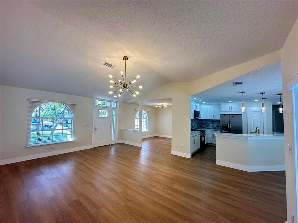 For Sale: $515,000 (3 beds, 2 baths, 2087 Square Feet)