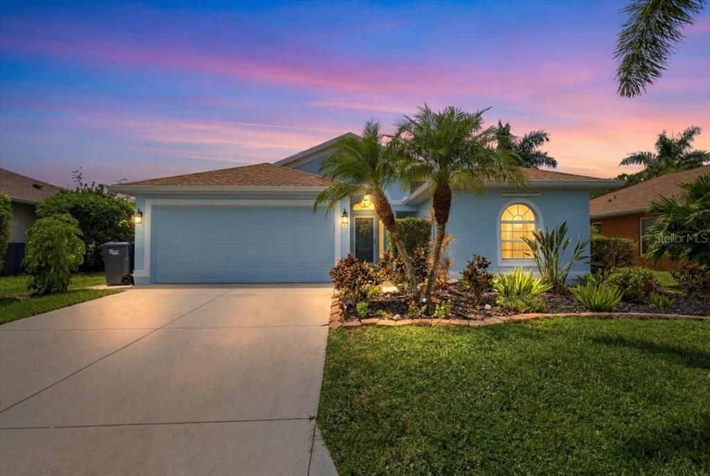 For Sale: $439,000 (3 beds, 2 baths, 1713 Square Feet)
