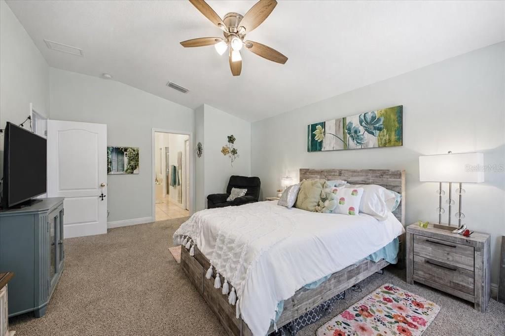 For Sale: $439,000 (3 beds, 2 baths, 1713 Square Feet)