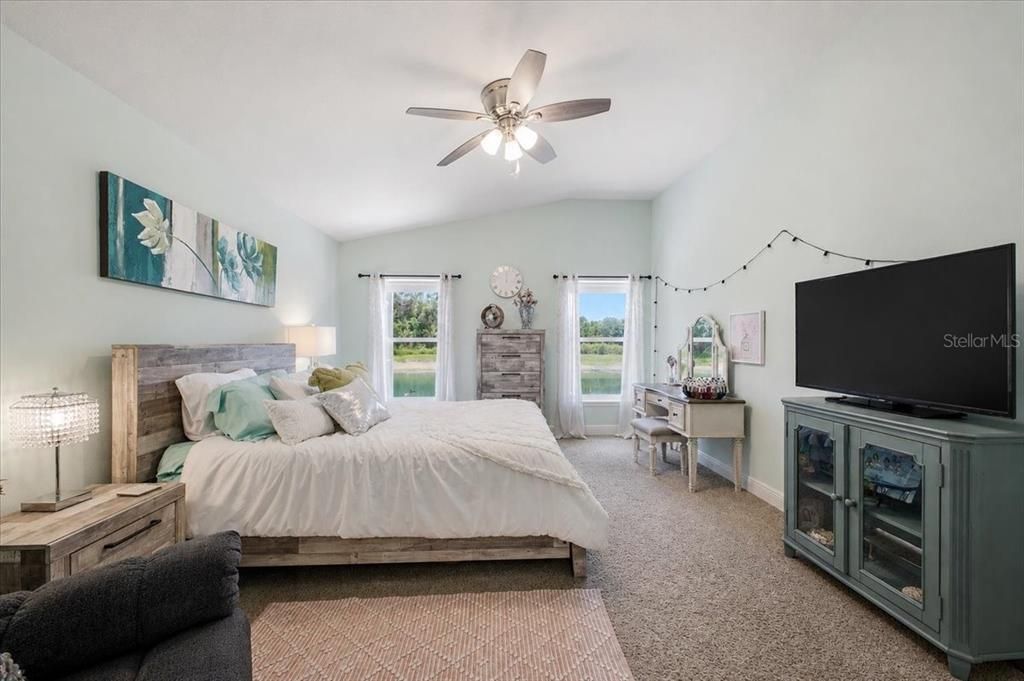 For Sale: $439,000 (3 beds, 2 baths, 1713 Square Feet)