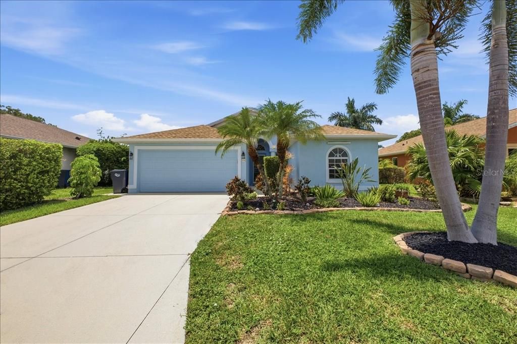 For Sale: $439,000 (3 beds, 2 baths, 1713 Square Feet)