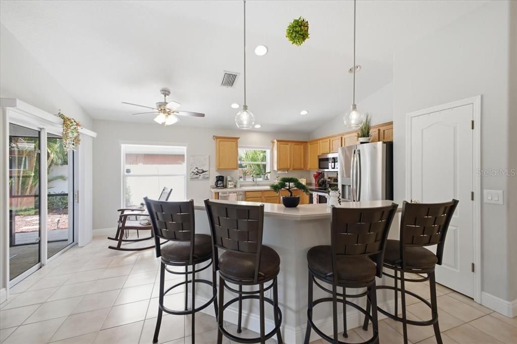 For Sale: $439,000 (3 beds, 2 baths, 1713 Square Feet)