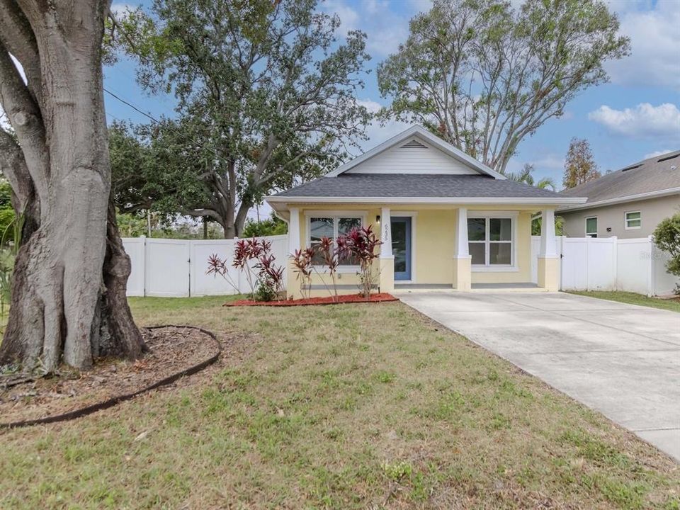 For Rent: $2,800 (3 beds, 2 baths, 1400 Square Feet)