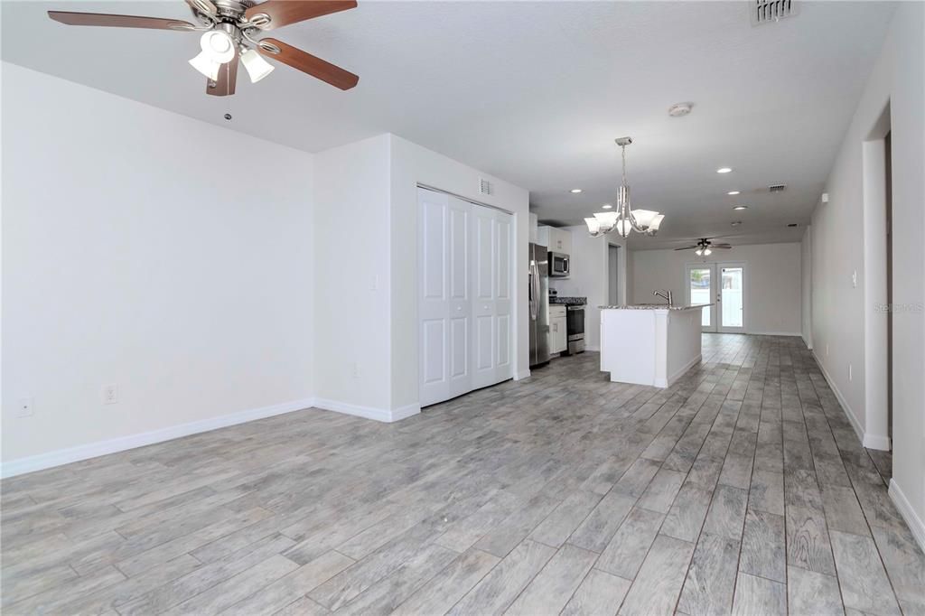 For Rent: $2,800 (3 beds, 2 baths, 1400 Square Feet)