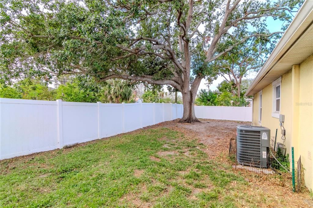 For Rent: $2,800 (3 beds, 2 baths, 1400 Square Feet)