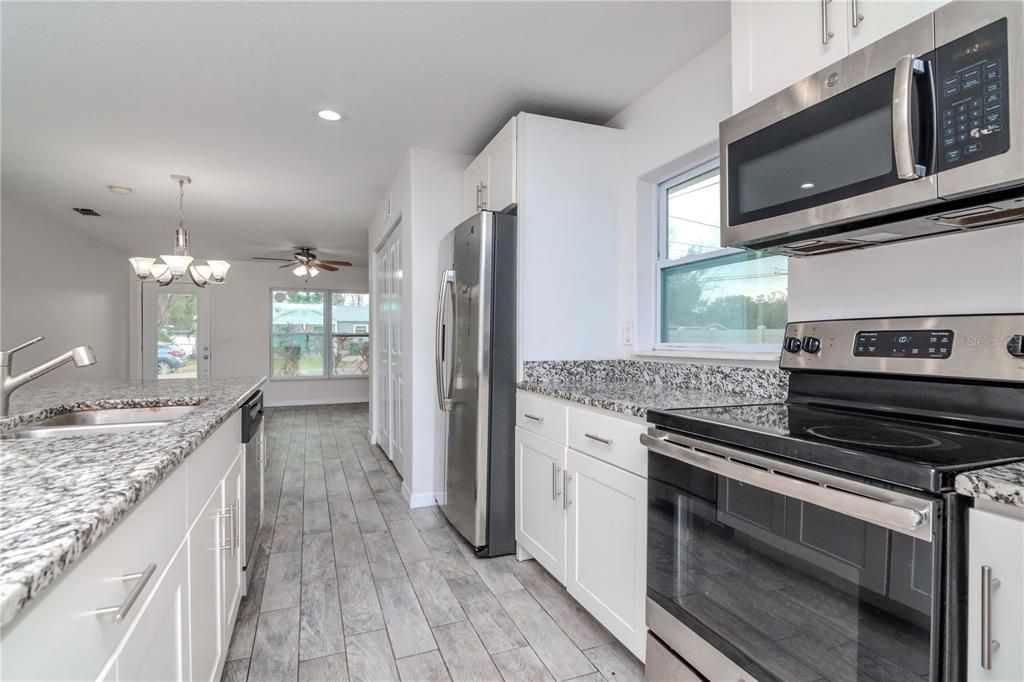 For Rent: $2,800 (3 beds, 2 baths, 1400 Square Feet)