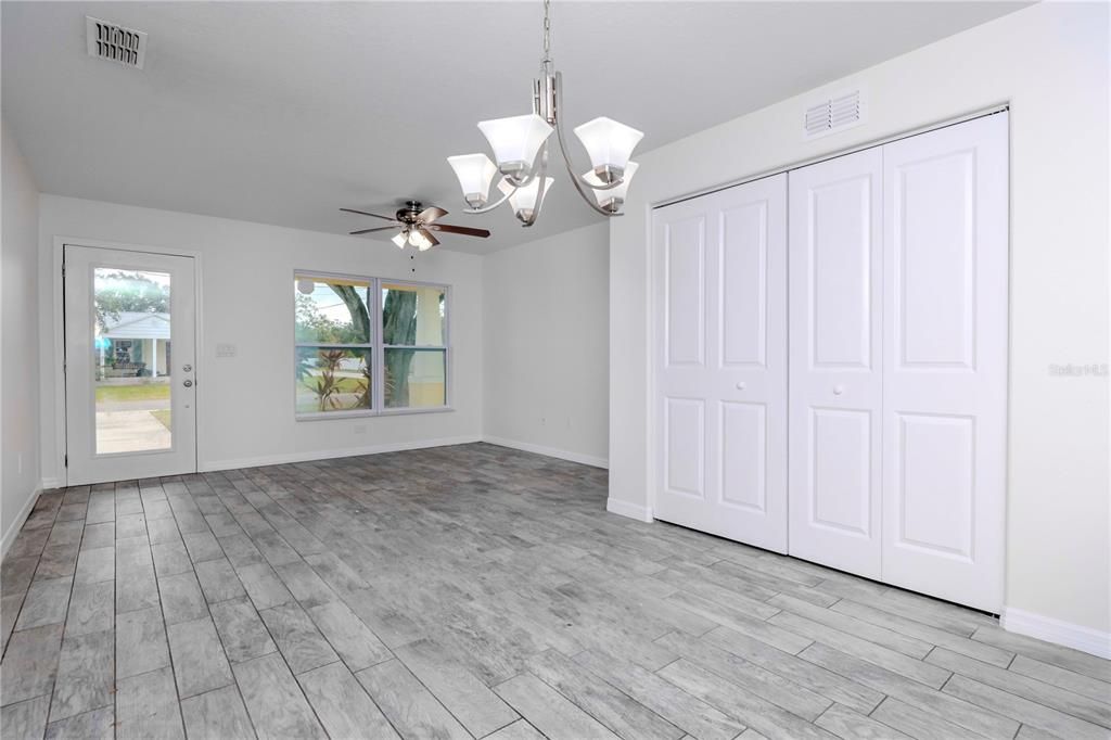 For Rent: $2,800 (3 beds, 2 baths, 1400 Square Feet)