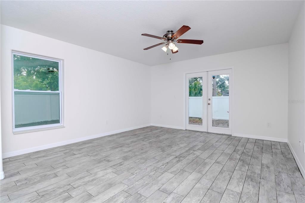 For Rent: $2,800 (3 beds, 2 baths, 1400 Square Feet)