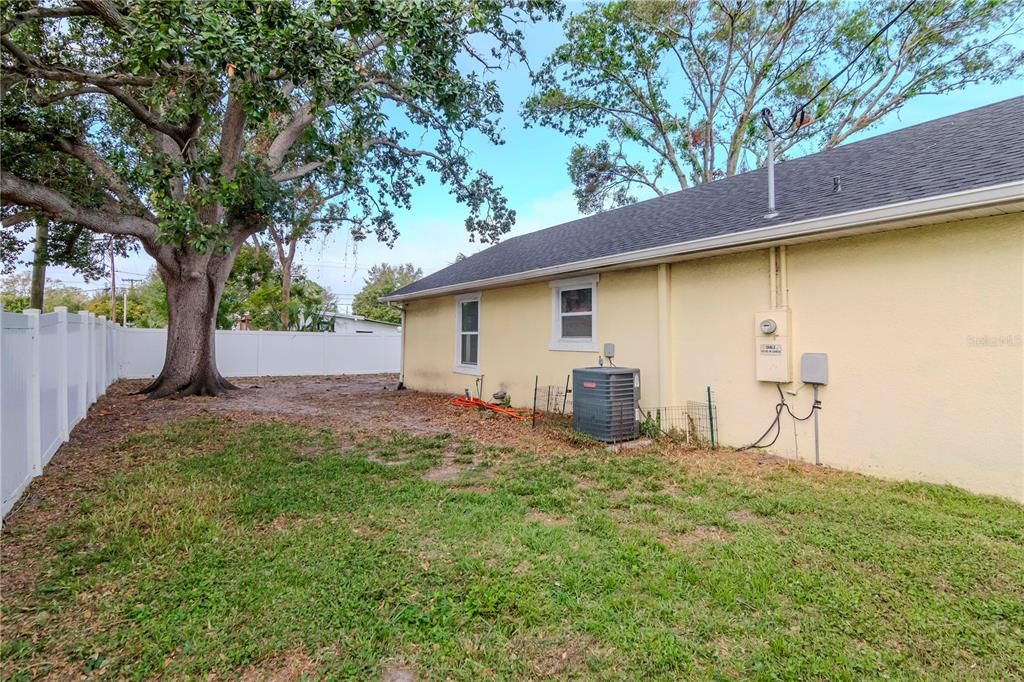 For Rent: $2,800 (3 beds, 2 baths, 1400 Square Feet)