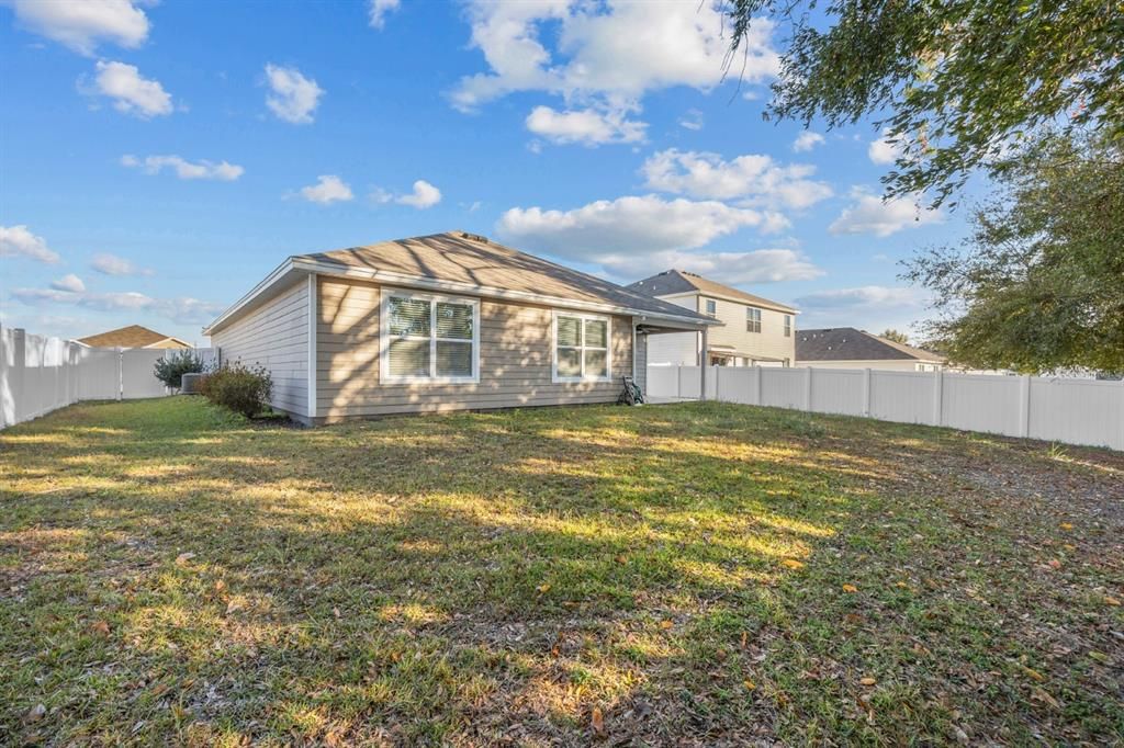 For Rent: $2,350 (3 beds, 2 baths, 1672 Square Feet)