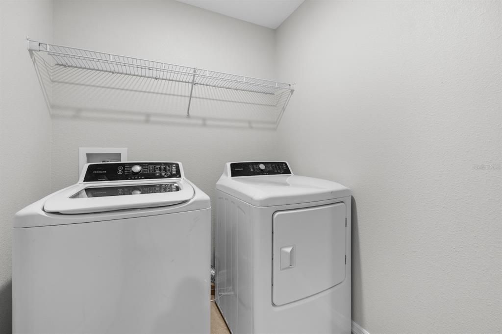 For Rent: $2,350 (3 beds, 2 baths, 1672 Square Feet)