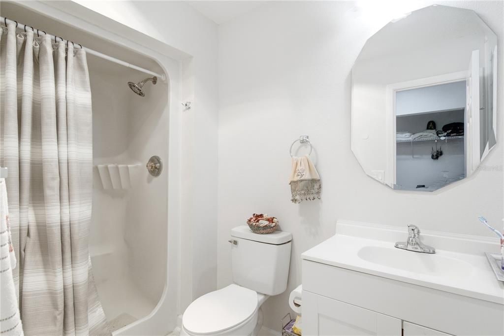 For Sale: $170,000 (2 beds, 2 baths, 1006 Square Feet)
