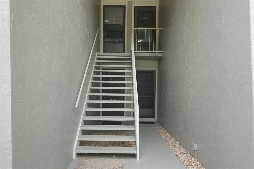For Sale: $170,000 (2 beds, 2 baths, 1006 Square Feet)