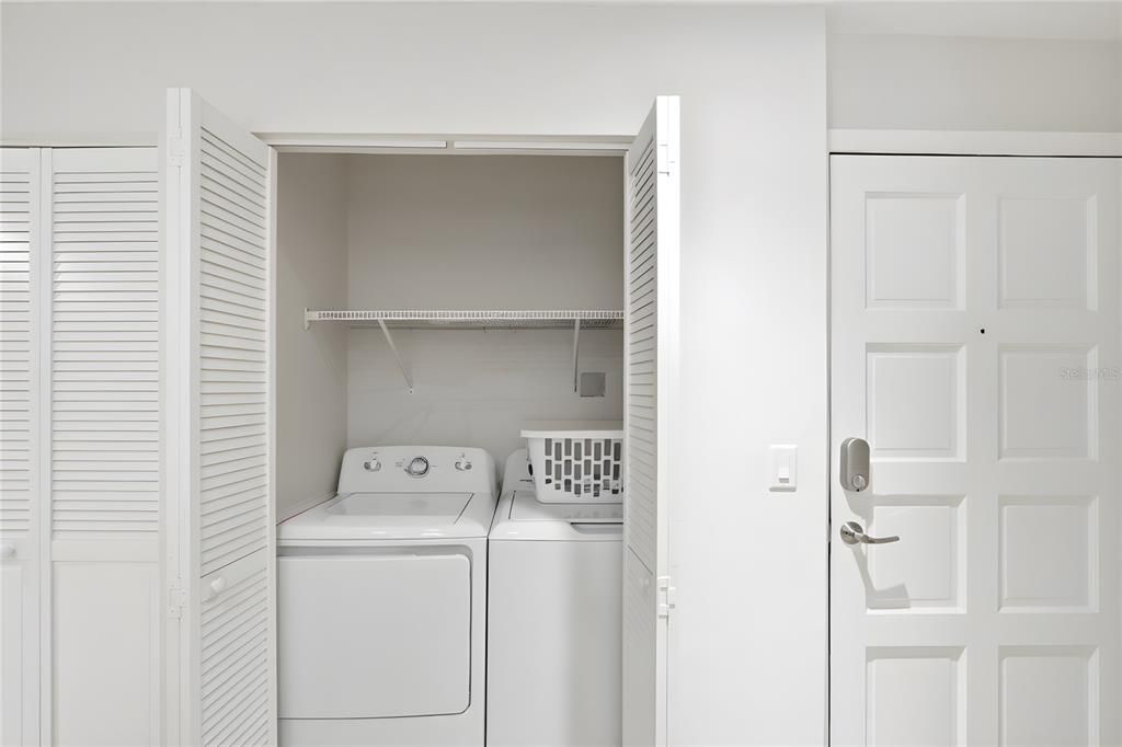 For Sale: $170,000 (2 beds, 2 baths, 1006 Square Feet)