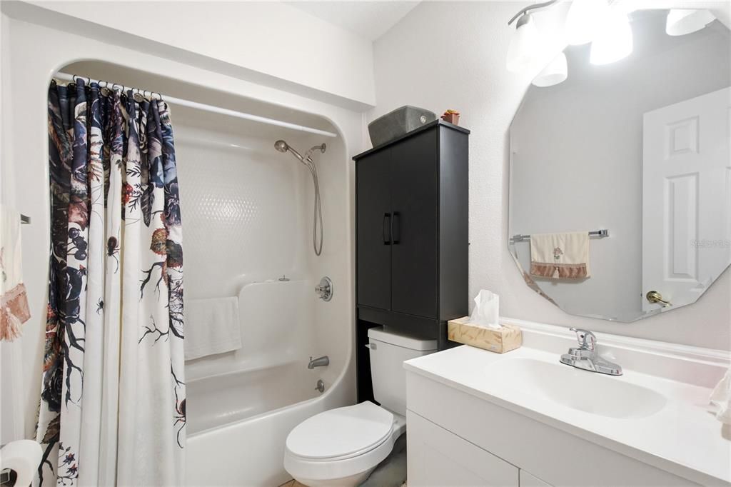 For Sale: $170,000 (2 beds, 2 baths, 1006 Square Feet)