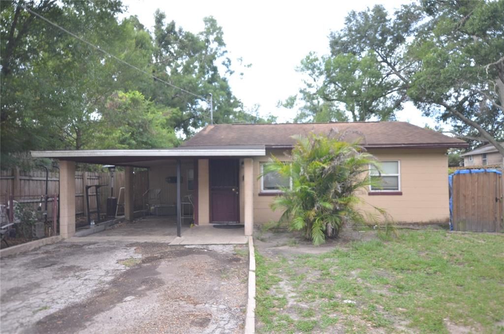 For Sale: $175,000 (2 beds, 1 baths, 895 Square Feet)