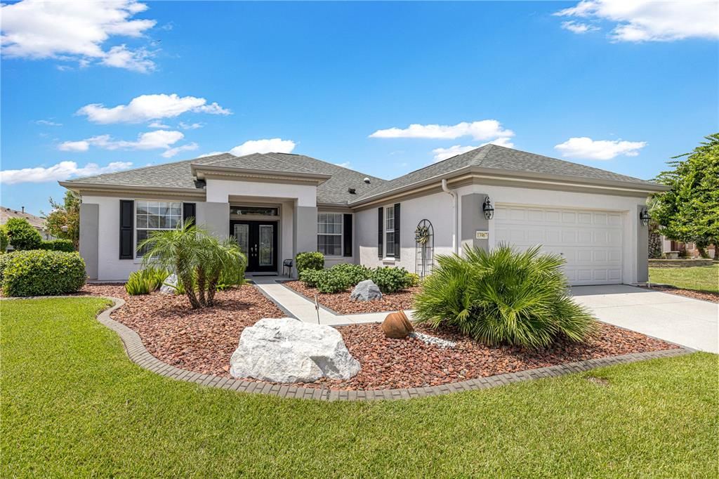 For Sale: $429,000 (3 beds, 2 baths, 1958 Square Feet)