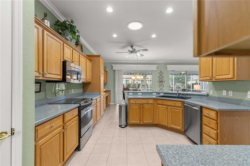 For Sale: $429,000 (3 beds, 2 baths, 1958 Square Feet)