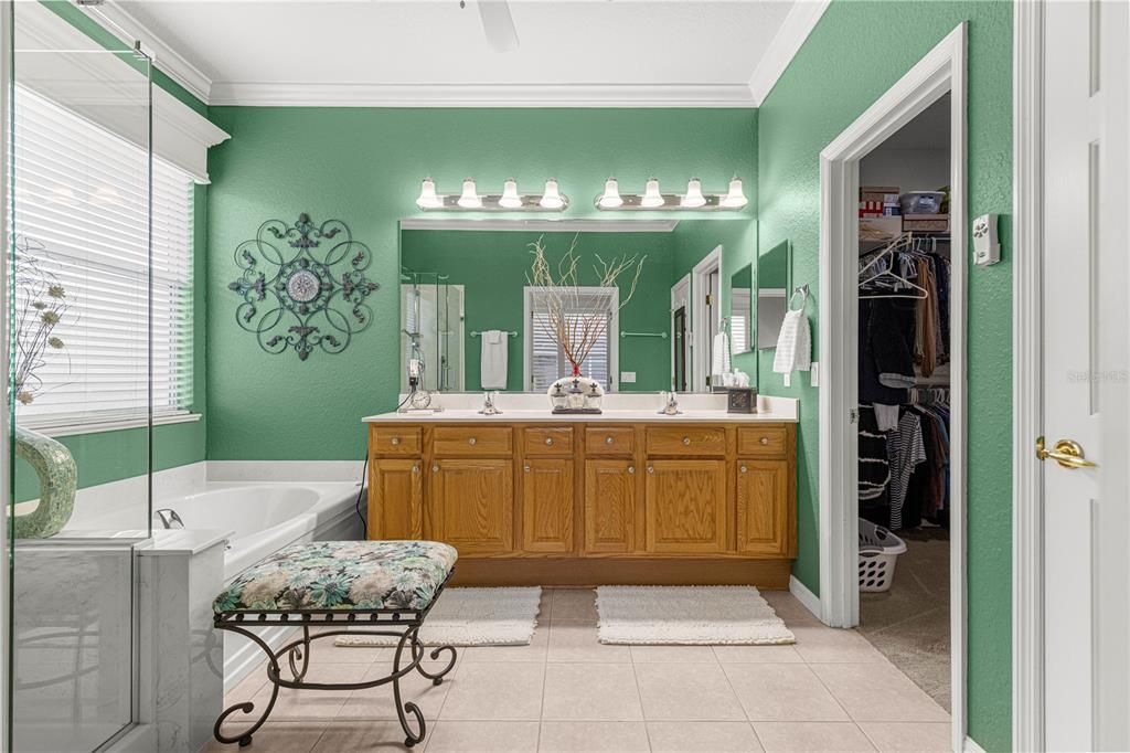 For Sale: $429,000 (3 beds, 2 baths, 1958 Square Feet)