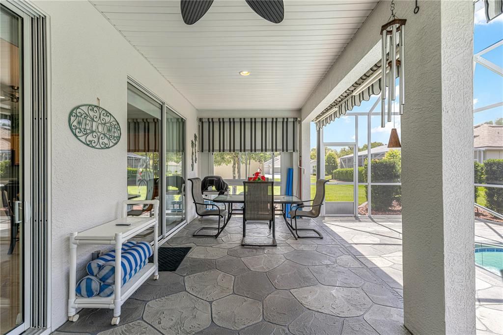 For Sale: $429,000 (3 beds, 2 baths, 1958 Square Feet)