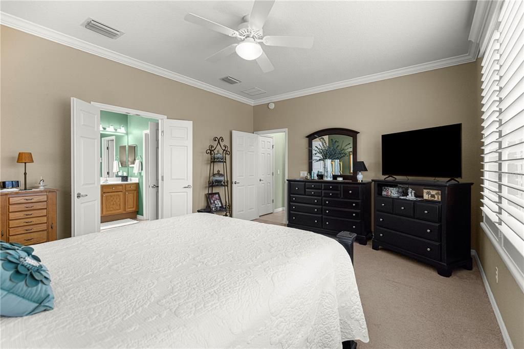 For Sale: $429,000 (3 beds, 2 baths, 1958 Square Feet)