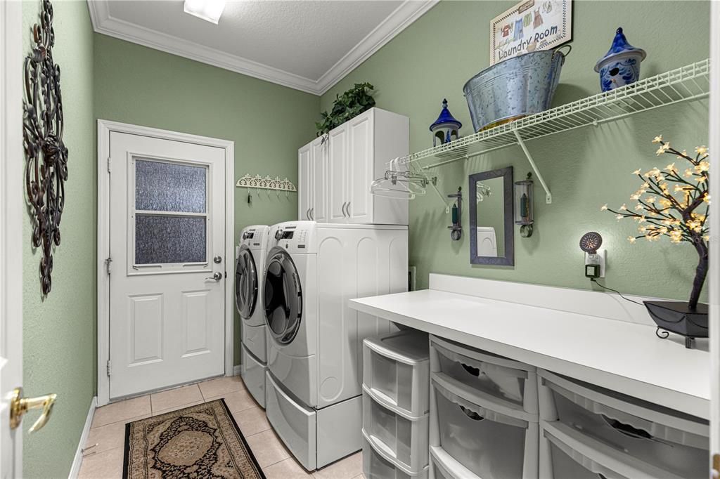 For Sale: $429,000 (3 beds, 2 baths, 1958 Square Feet)