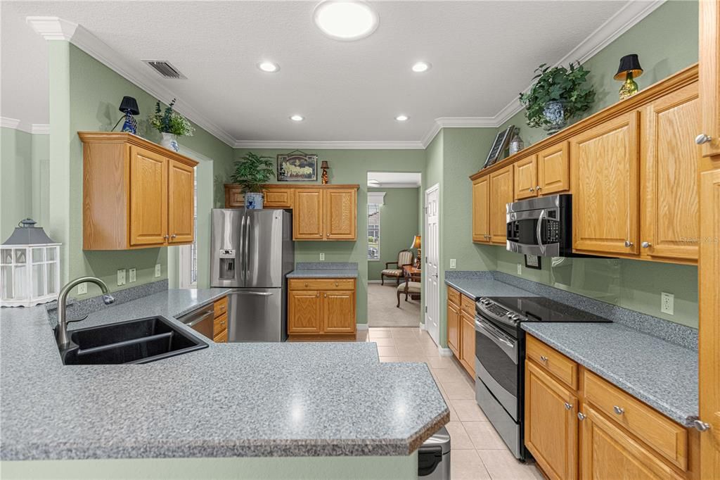 For Sale: $429,000 (3 beds, 2 baths, 1958 Square Feet)