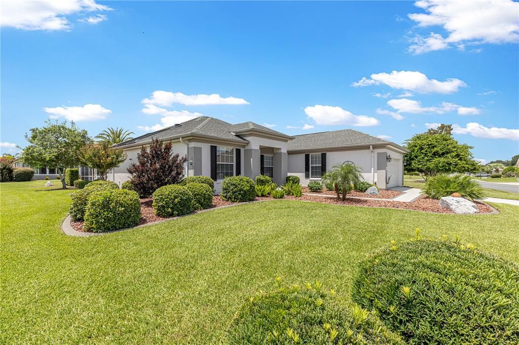 For Sale: $429,000 (3 beds, 2 baths, 1958 Square Feet)