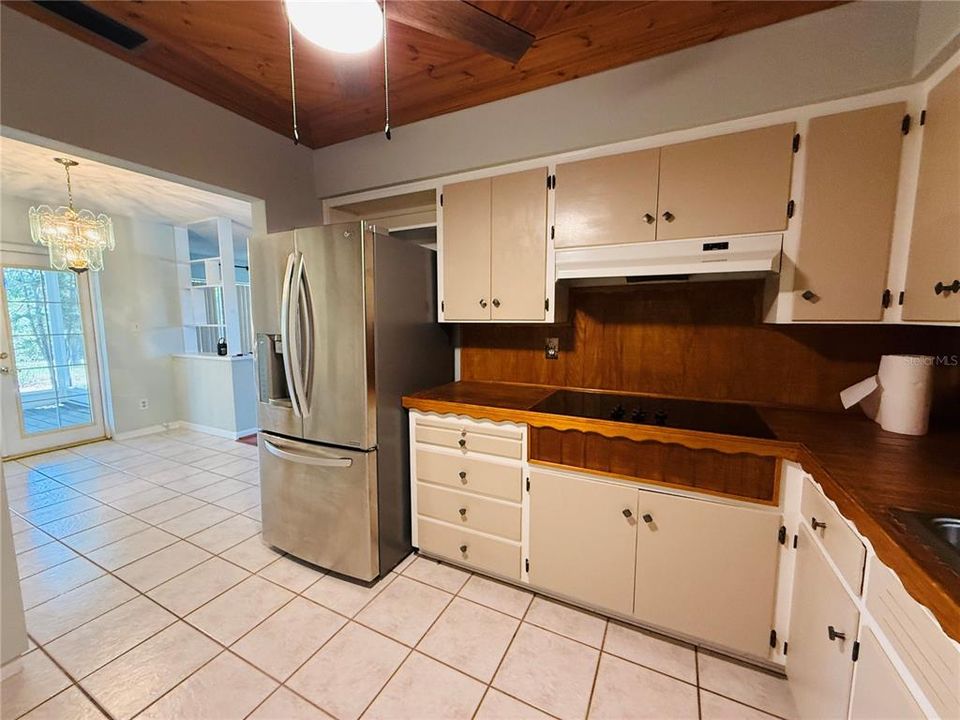 For Rent: $2,500 (2 beds, 2 baths, 1153 Square Feet)