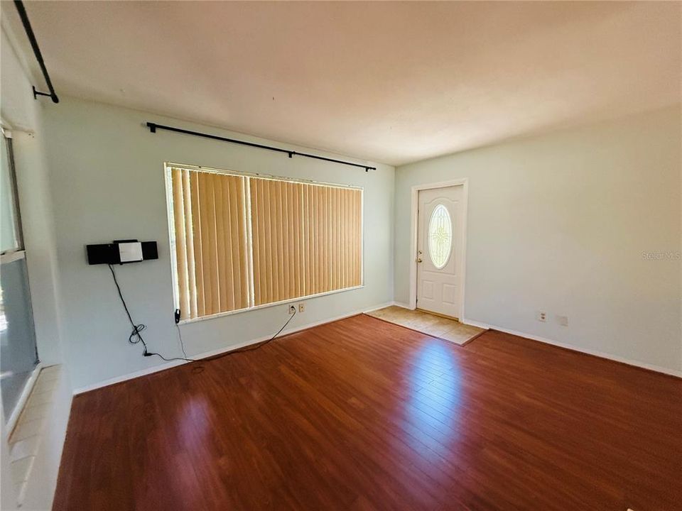 For Rent: $2,500 (2 beds, 2 baths, 1153 Square Feet)