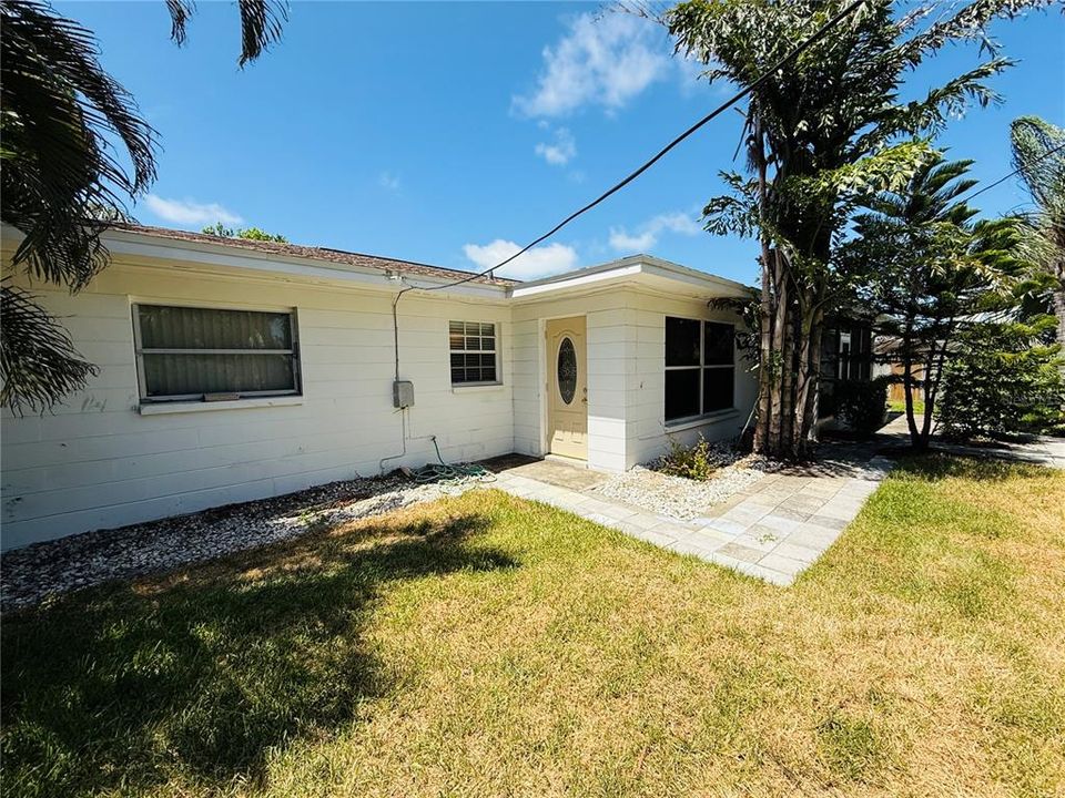 For Rent: $2,500 (2 beds, 2 baths, 1153 Square Feet)