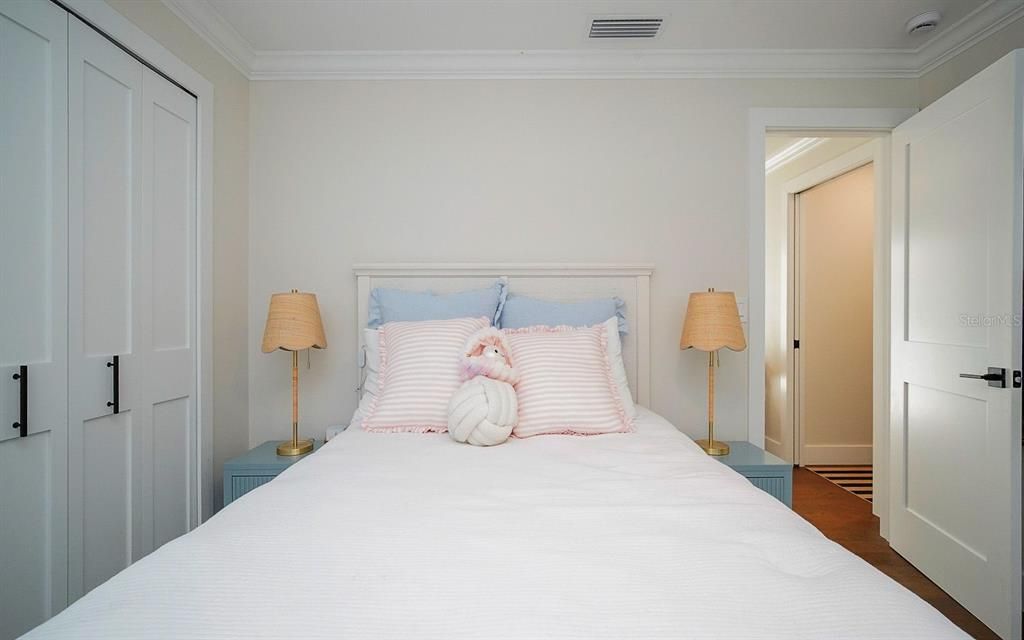 For Sale: $675,000 (4 beds, 3 baths, 1910 Square Feet)