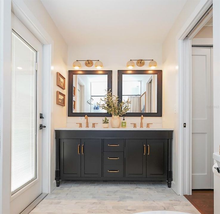 For Sale: $675,000 (4 beds, 3 baths, 1910 Square Feet)