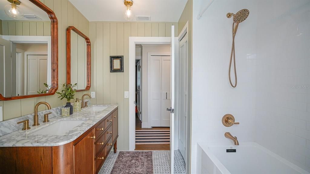 For Sale: $675,000 (4 beds, 3 baths, 1910 Square Feet)