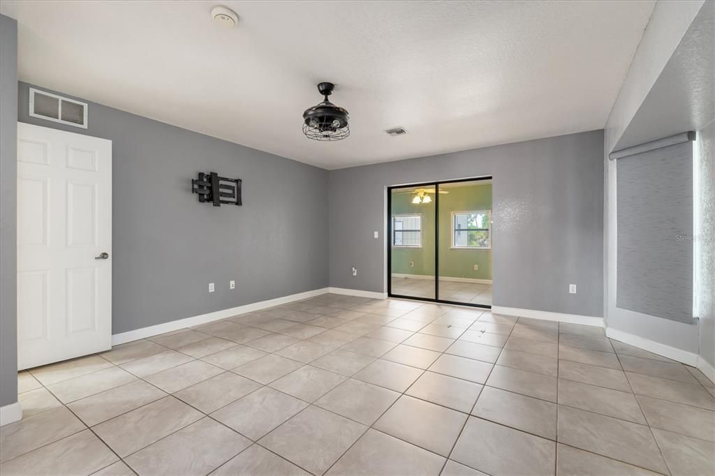 En Venta: $529,900 (3 camas, 2 baños, 2360 Pies cuadrados)