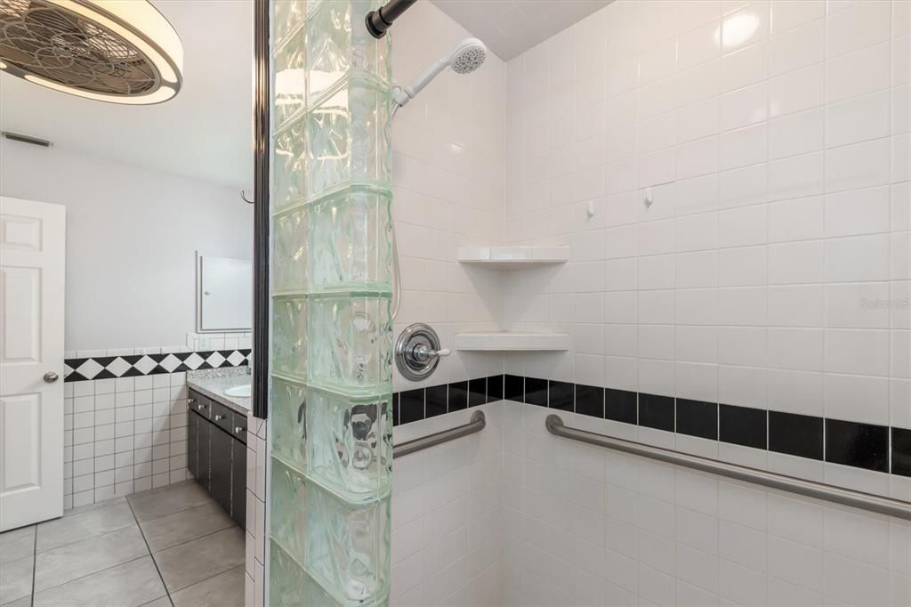 En Venta: $529,900 (3 camas, 2 baños, 2360 Pies cuadrados)