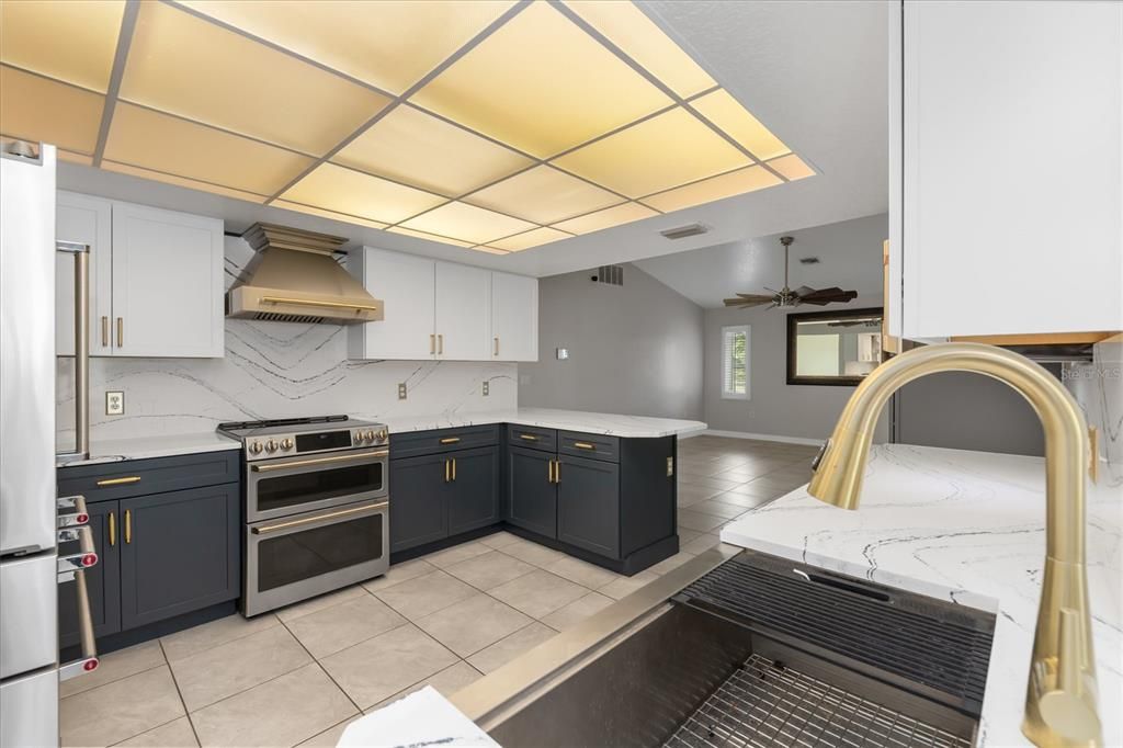 En Venta: $529,900 (3 camas, 2 baños, 2360 Pies cuadrados)