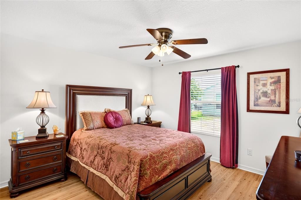 For Sale: $265,000 (2 beds, 2 baths, 1156 Square Feet)