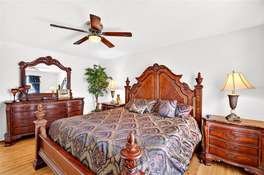 For Sale: $265,000 (2 beds, 2 baths, 1156 Square Feet)
