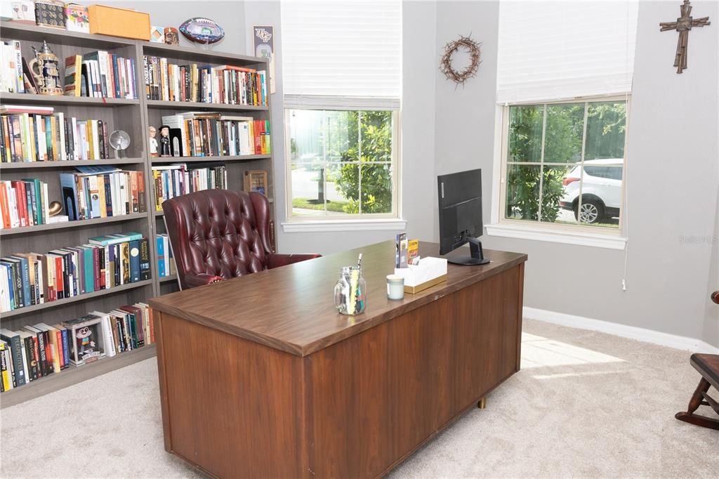 For Sale: $459,000 (3 beds, 2 baths, 1978 Square Feet)
