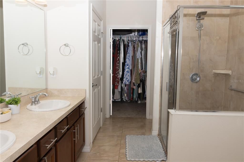 For Sale: $459,000 (3 beds, 2 baths, 1978 Square Feet)
